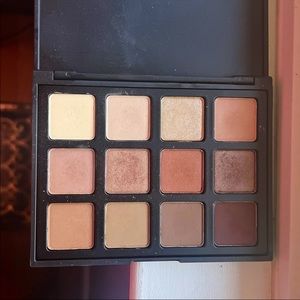 Morphe 12NB eyeshadow